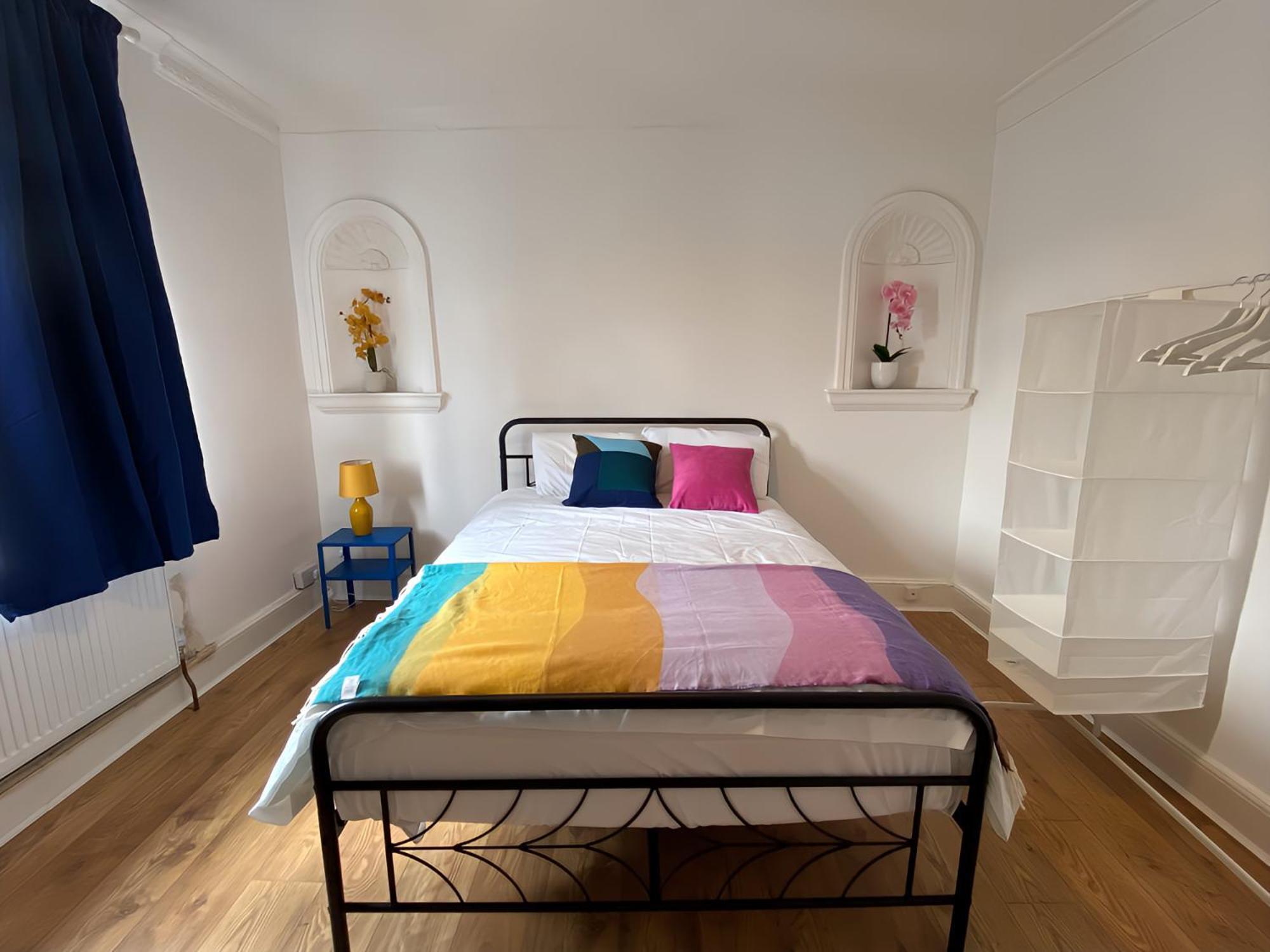 4-Bedroom Home - Perfect For Those Working In Bridgend - By Tailored Accommodation Екстер'єр фото