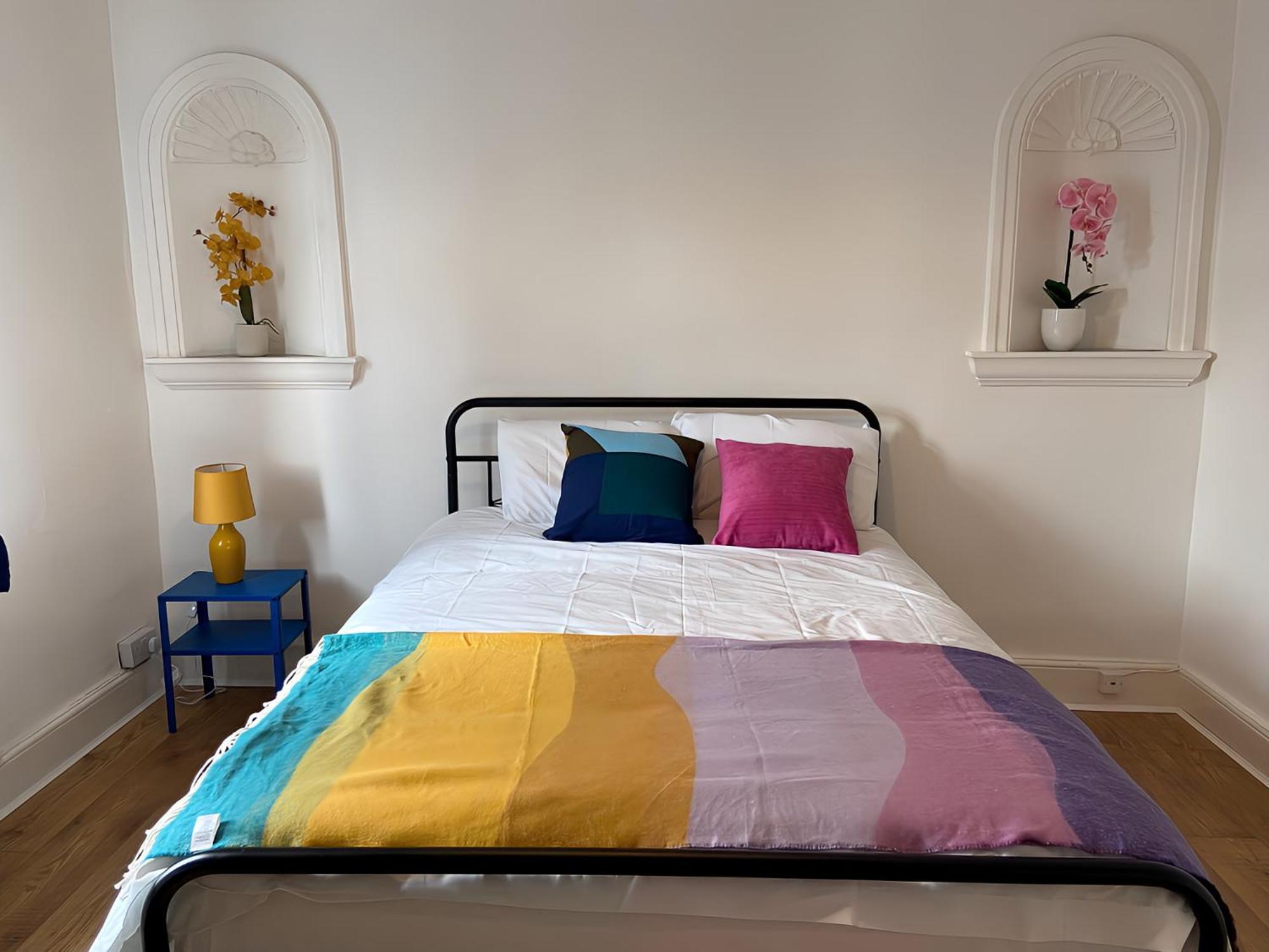 4-Bedroom Home - Perfect For Those Working In Bridgend - By Tailored Accommodation Екстер'єр фото